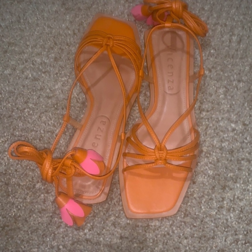 Vicenza by Anthropologie strappy rose elegant tassel sandals - Picture 2 of 4